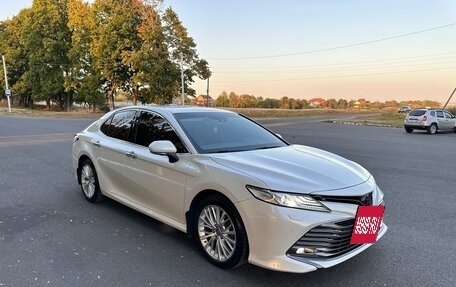 Toyota Camry, 2019 год, 3 750 000 рублей, 2 фотография