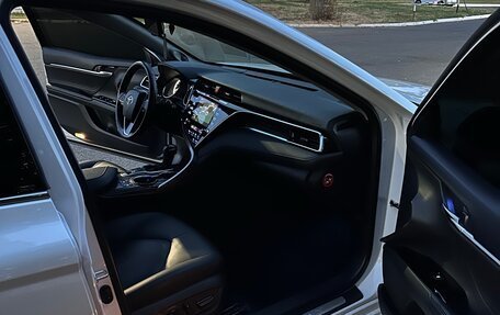 Toyota Camry, 2019 год, 3 750 000 рублей, 21 фотография