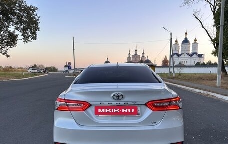 Toyota Camry, 2019 год, 3 750 000 рублей, 10 фотография