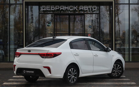 KIA Rio IV, 2018 год, 1 325 000 рублей, 3 фотография