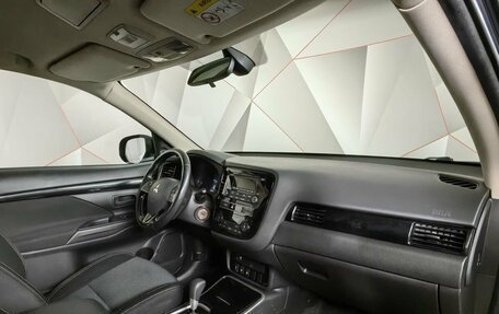 Mitsubishi Outlander III рестайлинг 3, 2020 год, 2 097 000 рублей, 9 фотография