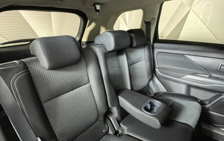 Mitsubishi Outlander III рестайлинг 3, 2020 год, 2 097 000 рублей, 13 фотография