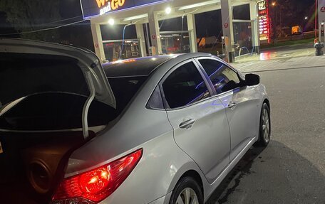 Hyundai Solaris II рестайлинг, 2011 год, 800 000 рублей, 2 фотография