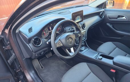 Mercedes-Benz GLA, 2018 год, 1 999 999 рублей, 8 фотография