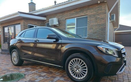 Mercedes-Benz GLA, 2018 год, 1 999 999 рублей, 11 фотография