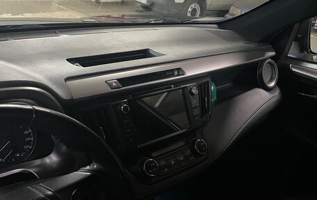 Toyota RAV4, 2018 год, 3 000 000 рублей, 5 фотография