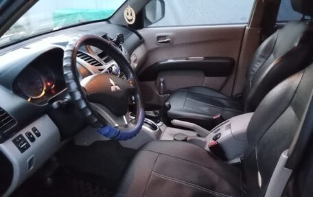 Mitsubishi L200 IV рестайлинг, 2007 год, 1 070 000 рублей, 5 фотография