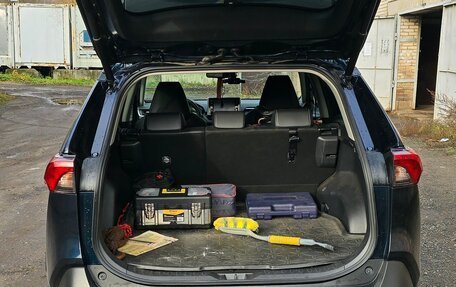 Toyota RAV4, 2020 год, 3 650 000 рублей, 23 фотография