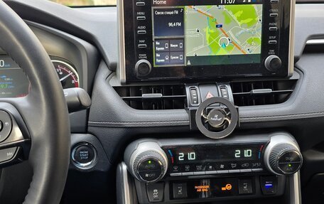 Toyota RAV4, 2020 год, 3 650 000 рублей, 25 фотография