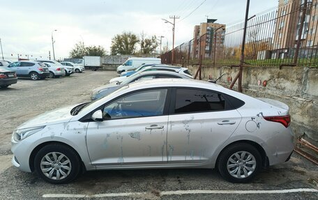 Hyundai Solaris II рестайлинг, 2017 год, 850 000 рублей, 3 фотография