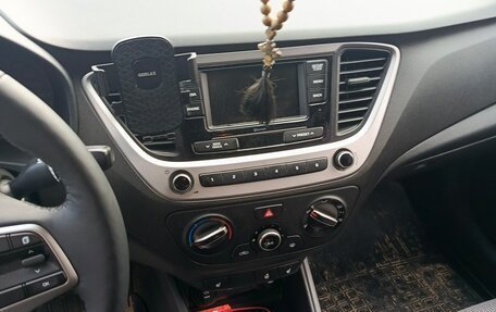 Hyundai Solaris II рестайлинг, 2017 год, 850 000 рублей, 8 фотография