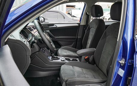 Volkswagen Tiguan II, 2018 год, 1 898 000 рублей, 10 фотография