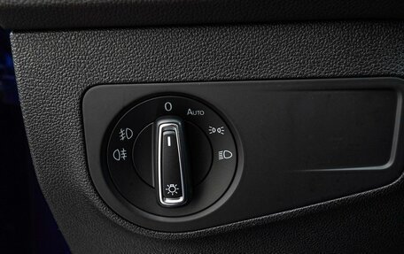 Volkswagen Tiguan II, 2018 год, 1 898 000 рублей, 16 фотография