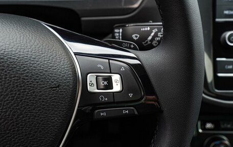 Volkswagen Tiguan II, 2018 год, 1 898 000 рублей, 17 фотография