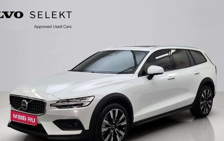 Volvo V60 Cross Country II, 2025 год, 5 200 000 рублей, 1 фотография