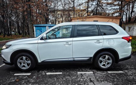 Mitsubishi Outlander III рестайлинг 3, 2015 год, 1 820 000 рублей, 3 фотография