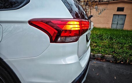 Mitsubishi Outlander III рестайлинг 3, 2015 год, 1 820 000 рублей, 7 фотография