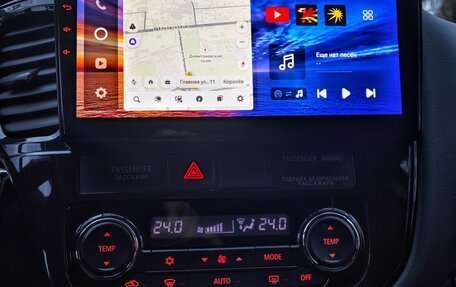 Mitsubishi Outlander III рестайлинг 3, 2015 год, 1 820 000 рублей, 10 фотография