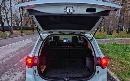 Mitsubishi Outlander III рестайлинг 3, 2015 год, 1 820 000 рублей, 12 фотография