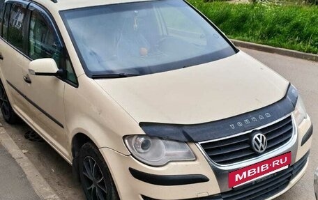 Volkswagen Touran III, 2008 год, 615 000 рублей, 6 фотография