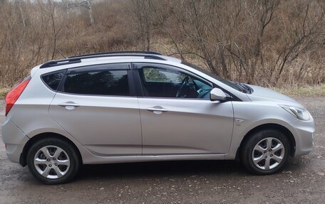 Hyundai Solaris II рестайлинг, 2011 год, 680 000 рублей, 4 фотография