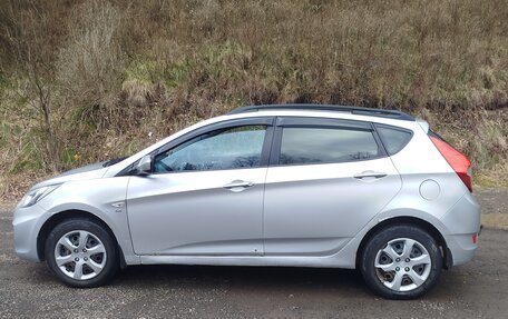 Hyundai Solaris II рестайлинг, 2011 год, 680 000 рублей, 2 фотография