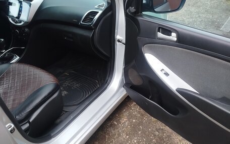 Hyundai Solaris II рестайлинг, 2011 год, 680 000 рублей, 7 фотография