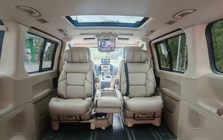 Hyundai Grand Starex Grand Starex I рестайлинг 2, 2011 год, 1 999 999 рублей, 10 фотография