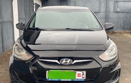 Hyundai Solaris II рестайлинг, 2012 год, 544 000 рублей, 2 фотография