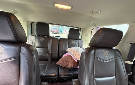 Cadillac Escalade III, 2014 год, 2 650 000 рублей, 15 фотография