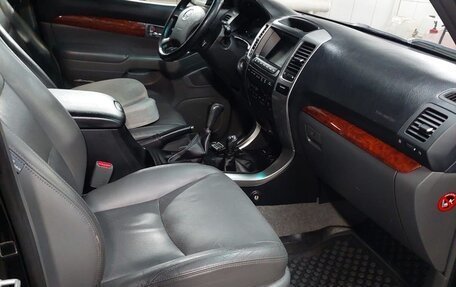 Toyota Land Cruiser Prado 120 рестайлинг, 2006 год, 2 000 000 рублей, 12 фотография