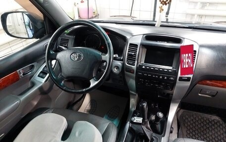 Toyota Land Cruiser Prado 120 рестайлинг, 2006 год, 2 000 000 рублей, 22 фотография