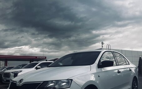 Skoda Rapid I, 2015 год, 600 000 рублей, 2 фотография