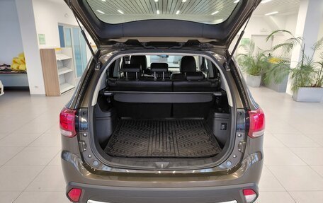 Mitsubishi Outlander III рестайлинг 3, 2017 год, 1 699 000 рублей, 5 фотография