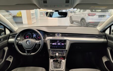 Volkswagen Passat B8 рестайлинг, 2017 год, 1 790 000 рублей, 3 фотография