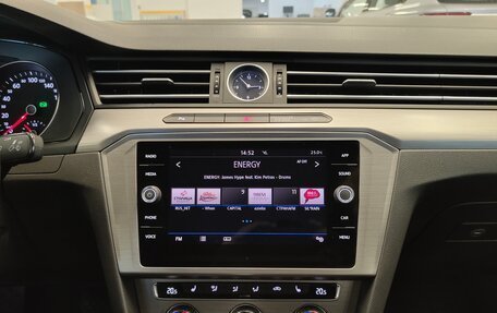 Volkswagen Passat B8 рестайлинг, 2017 год, 1 790 000 рублей, 5 фотография