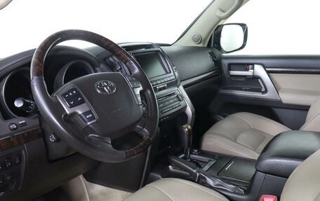 Toyota Land Cruiser 200, 2010 год, 3 100 000 рублей, 7 фотография