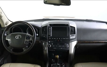 Toyota Land Cruiser 200, 2010 год, 3 100 000 рублей, 6 фотография