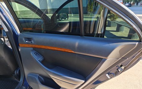 Toyota Avensis III рестайлинг, 2007 год, 900 000 рублей, 19 фотография