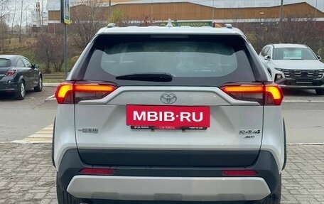 Toyota RAV4, 2025 год, 3 900 000 рублей, 6 фотография