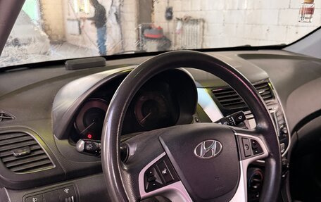 Hyundai Solaris II рестайлинг, 2011 год, 850 000 рублей, 9 фотография