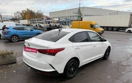 Hyundai Solaris II рестайлинг, 2021 год, 1 600 000 рублей, 4 фотография