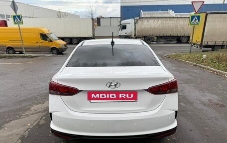 Hyundai Solaris II рестайлинг, 2021 год, 1 600 000 рублей, 6 фотография