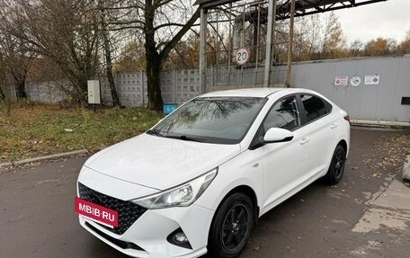 Hyundai Solaris II рестайлинг, 2021 год, 1 600 000 рублей, 3 фотография