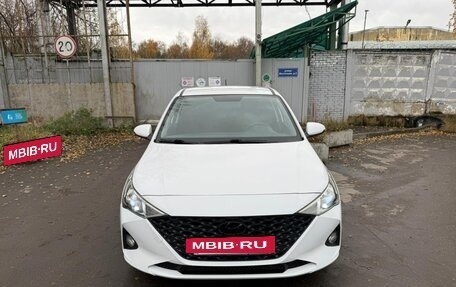 Hyundai Solaris II рестайлинг, 2021 год, 1 600 000 рублей, 2 фотография