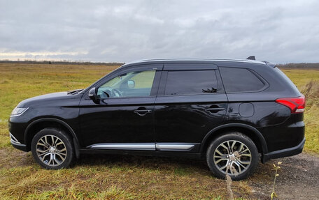 Mitsubishi Outlander III рестайлинг 3, 2015 год, 1 450 000 рублей, 4 фотография