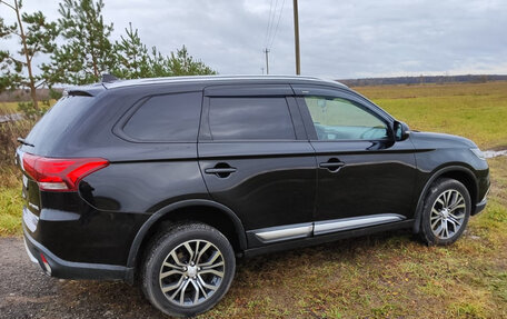 Mitsubishi Outlander III рестайлинг 3, 2015 год, 1 450 000 рублей, 3 фотография