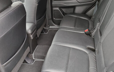 Mitsubishi Outlander III рестайлинг 3, 2015 год, 1 450 000 рублей, 11 фотография