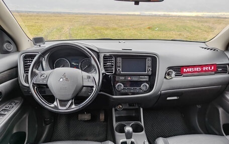 Mitsubishi Outlander III рестайлинг 3, 2015 год, 1 450 000 рублей, 7 фотография