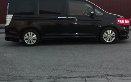 Honda Stepwgn IV, 2012 год, 750 000 рублей, 2 фотография